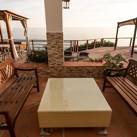 Casa Cuartel El Velero Нерха