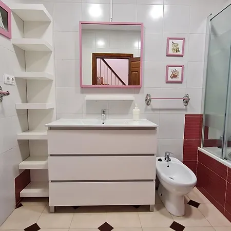 Casa Cuartel El Velero Feriehus