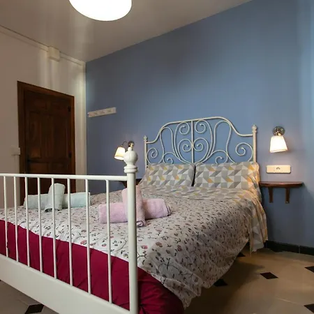 Casa Cuartel El Velero * 네르하