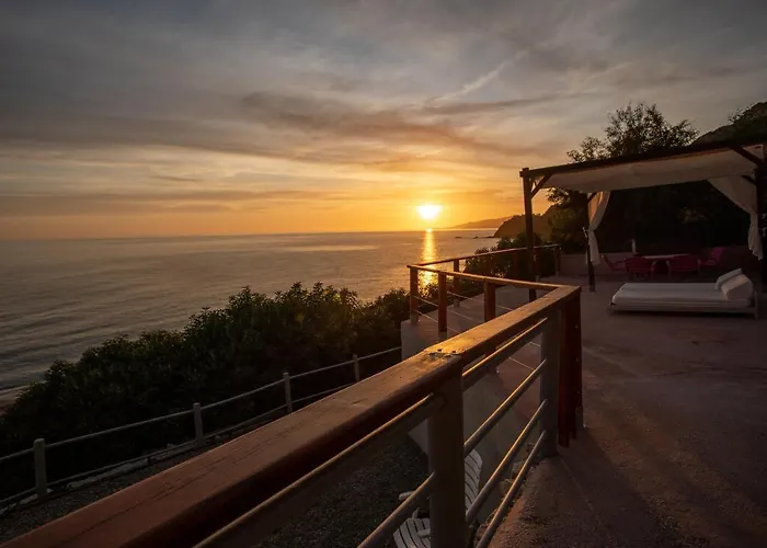 Casa Cuartel El Velero